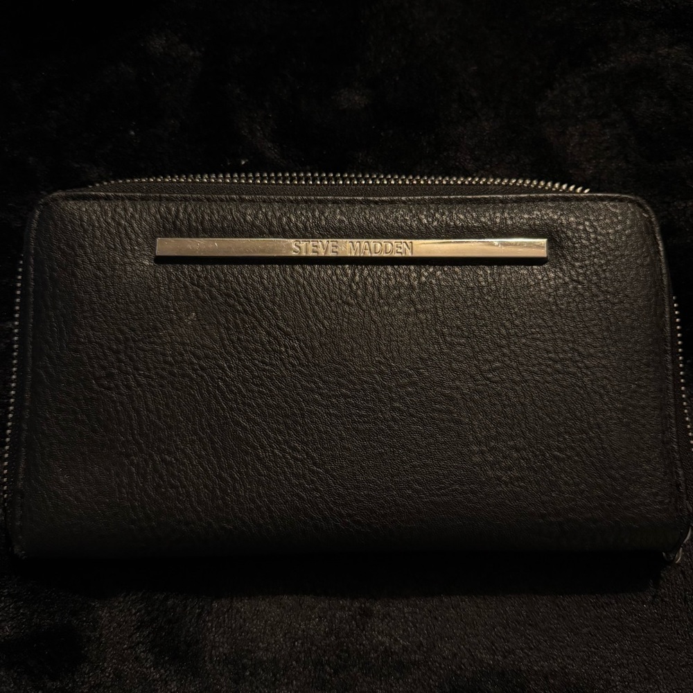 Steve Madden Black Leather Wallet